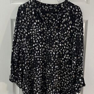 Simply Vera Vera Wang Black and White Abstract Blouse